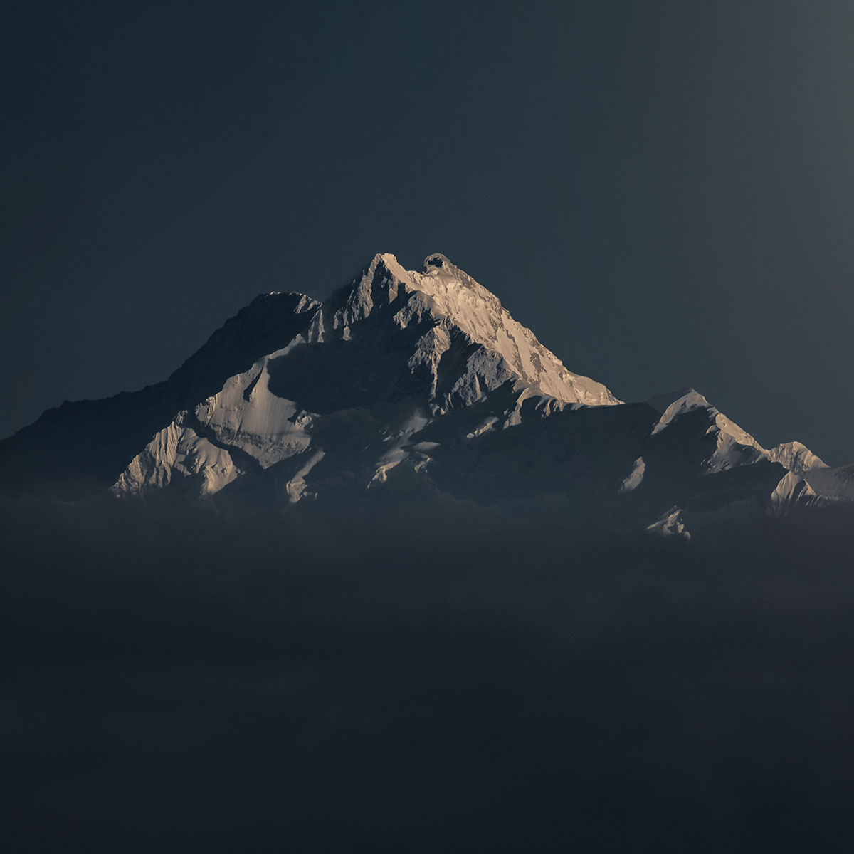 日落雪山
