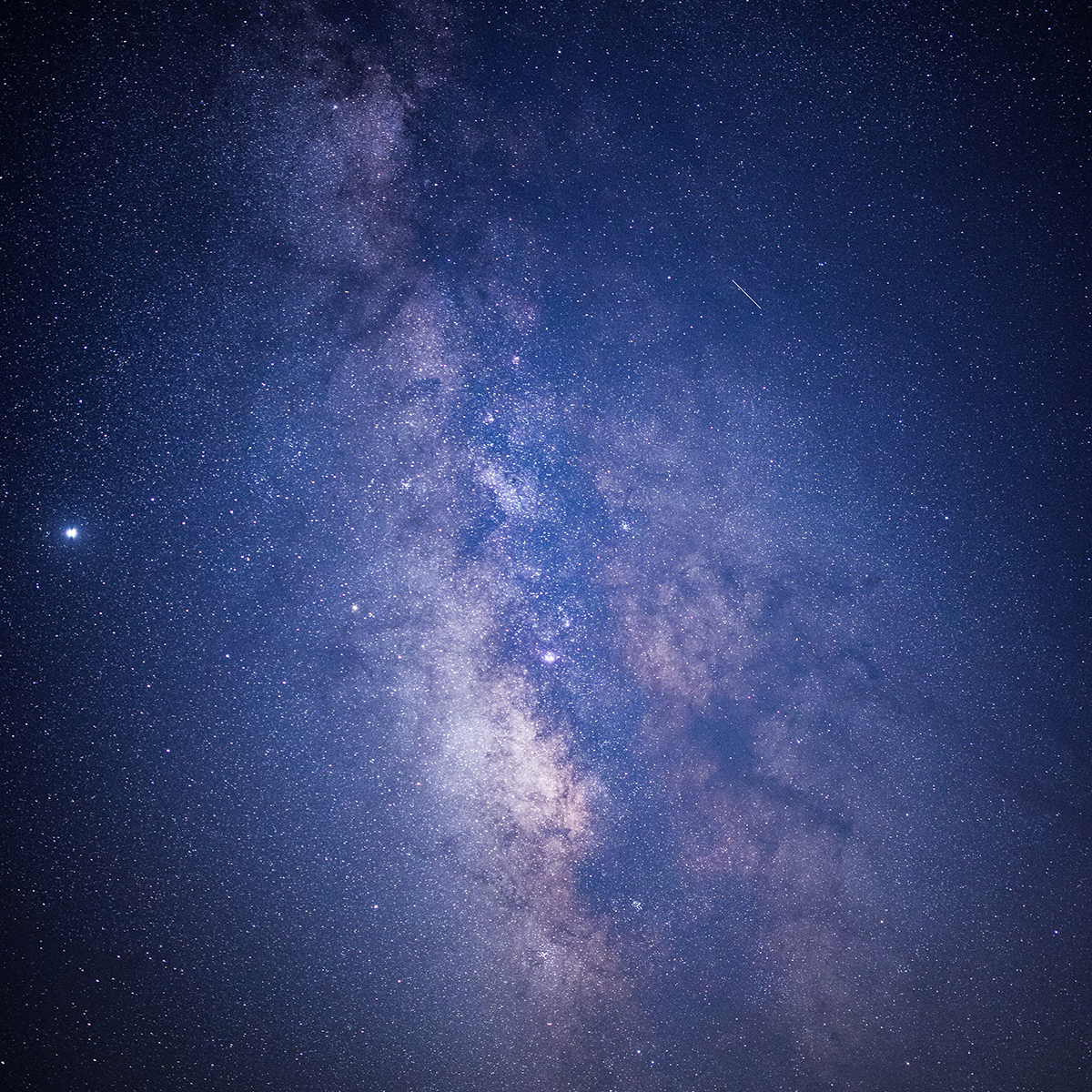 深蓝色星空